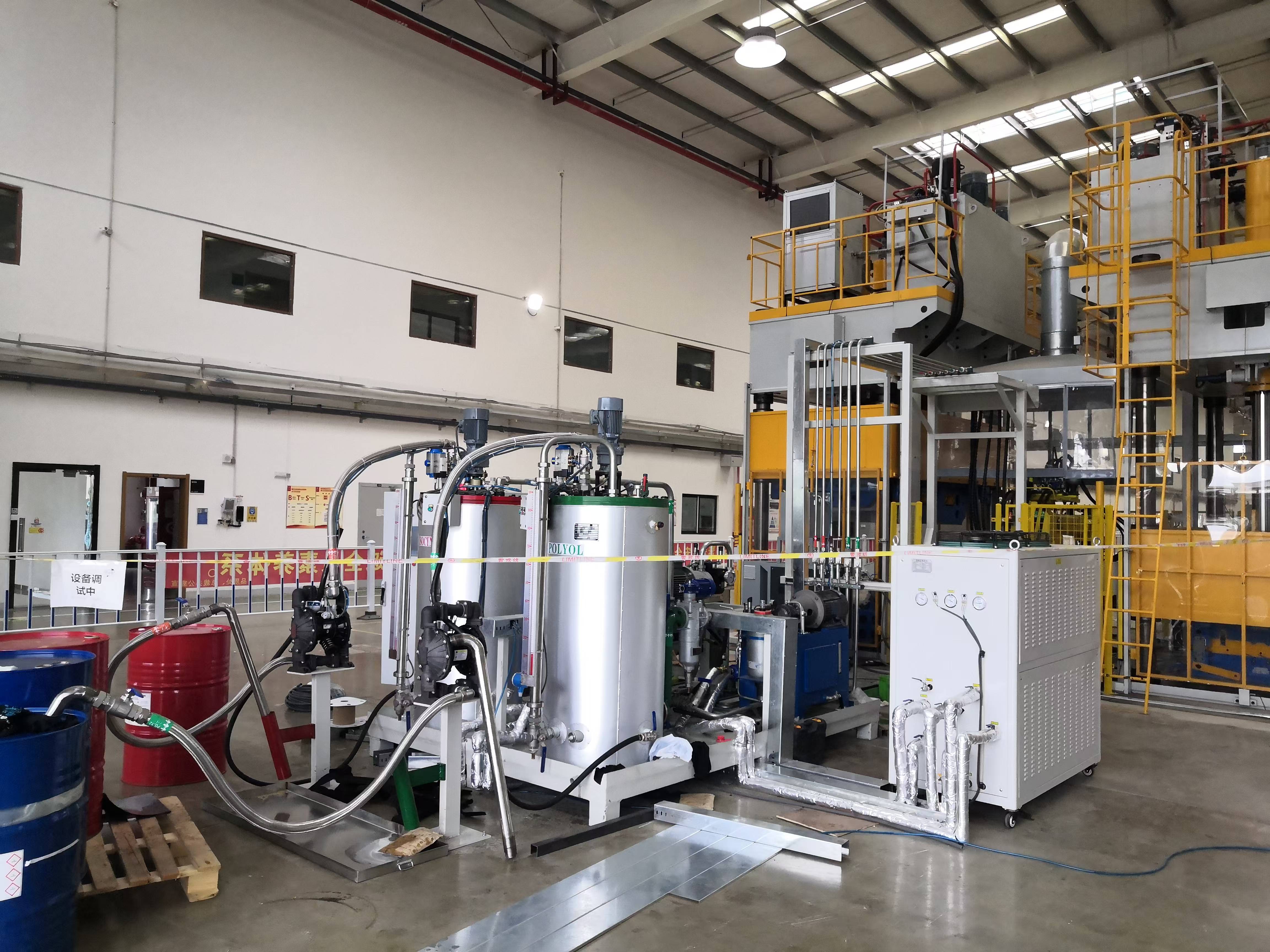 二層平臺高壓發泡機及機械臂高壓發泡機項目