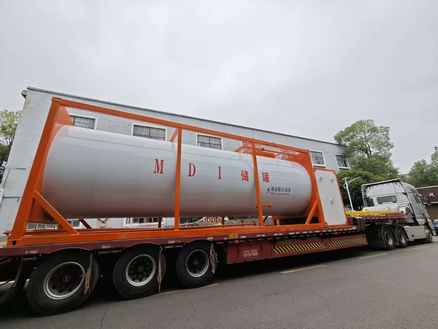 多套35立方儲存罐帶外框架發往四川